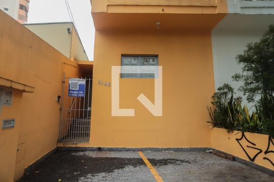 Fachada de casa para alugar com 2 quartos, 72m² em Alto de Pinheiros, São Paulo