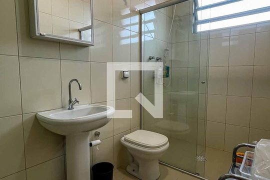 Banheiro da Suíte de casa à venda com 3 quartos, 157m² em Parque Peruche, São Paulo