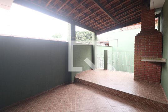 Churrasqueira de casa à venda com 3 quartos, 200m² em Vila Paulicéia, São Paulo