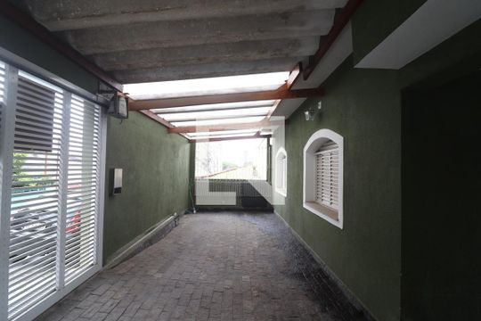 Quintal de casa à venda com 3 quartos, 200m² em Vila Paulicéia, São Paulo