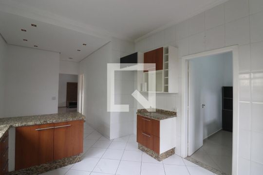 Cozinha de casa à venda com 3 quartos, 200m² em Vila Paulicéia, São Paulo