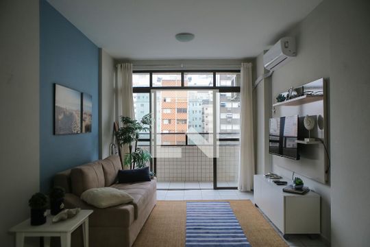 Sala de apartamento para alugar com 1 quarto, 70m² em José Menino, Santos