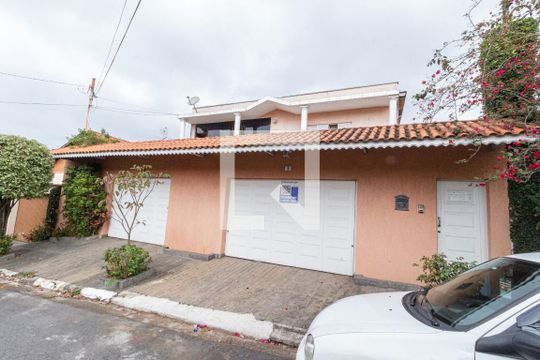 Fachada de casa para alugar com 6 quartos, 400m² em Bussocaba, Osasco