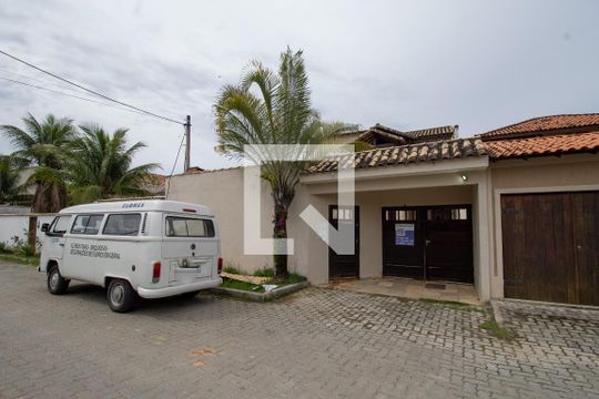 Fachada  de casa de condomínio para alugar com 4 quartos, 240m² em Recreio dos Bandeirantes, Rio de Janeiro