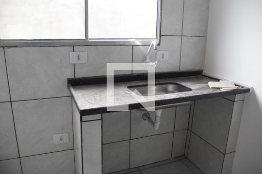 Sala / cozinha de apartamento para alugar com 2 quartos, 55m² em Jardim Quaresmeira, Suzano