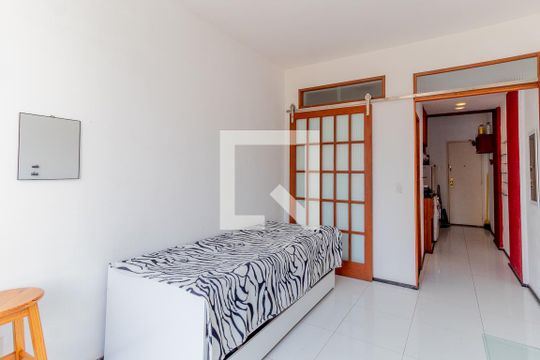 Sala/Quarto de apartamento para alugar com 1 quarto, 30m² em Botafogo, Rio de Janeiro