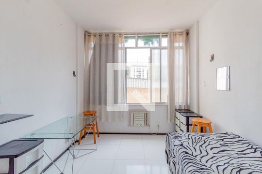 Sala/Quarto de apartamento para alugar com 1 quarto, 30m² em Botafogo, Rio de Janeiro