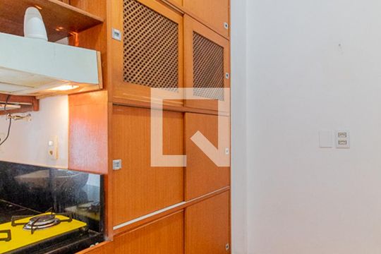 Cozinha de apartamento para alugar com 1 quarto, 30m² em Botafogo, Rio de Janeiro
