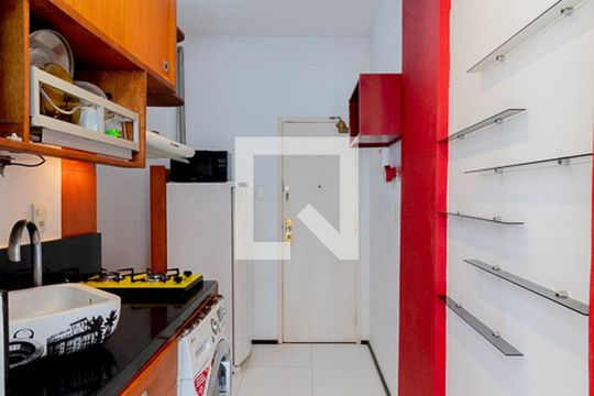 Cozinha de apartamento para alugar com 1 quarto, 30m² em Botafogo, Rio de Janeiro