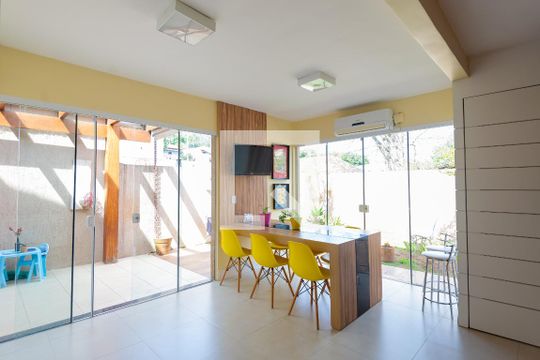 Área comum de casa de condomínio à venda com 3 quartos, 102m² em Vila Conceição, Porto Alegre