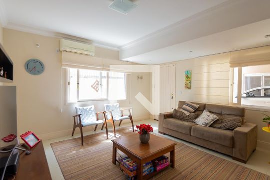 Sala de casa de condomínio à venda com 3 quartos, 102m² em Vila Conceição, Porto Alegre