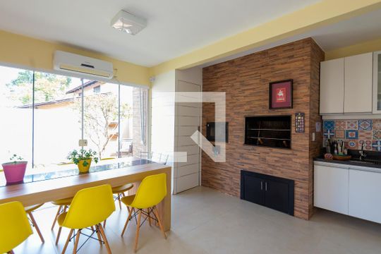 Área comum de casa de condomínio à venda com 3 quartos, 102m² em Vila Conceição, Porto Alegre