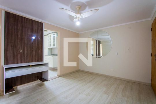 Sala de apartamento para alugar com 2 quartos, 58m² em Jardim Alvorada, Santo André