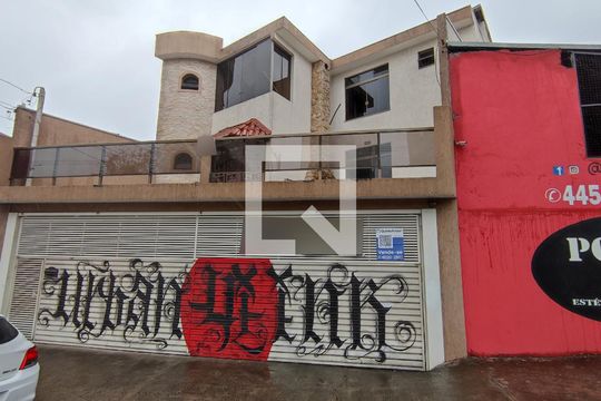 Fachada de casa à venda com 1 quarto, 143m² em Vila Helena, Santo André
