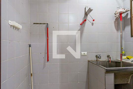 Área de Serviço de casa à venda com 1 quarto, 143m² em Vila Helena, Santo André