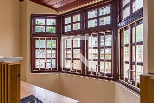 Sala 1 de casa à venda com 1 quarto, 349m² em Vila Helena, Santo André