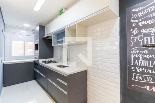 Cozinha  de apartamento à venda com 2 quartos, 41m² em Parque Bristol, São Paulo