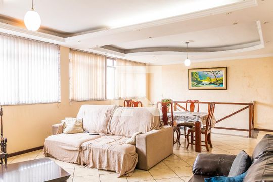 Sala de casa para alugar com 5 quartos, 360m² em Itatiaia, Belo Horizonte
