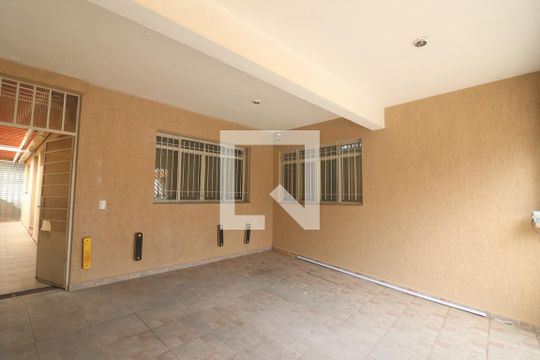 Quintal  de casa para alugar com 4 quartos, 380m² em Vila Guaca, São Paulo