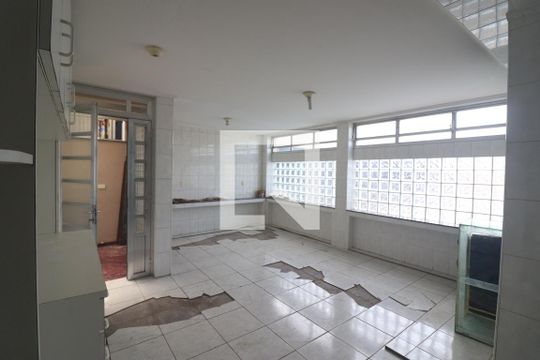 Salão de Festas de casa para alugar com 4 quartos, 380m² em Vila Guaca, São Paulo