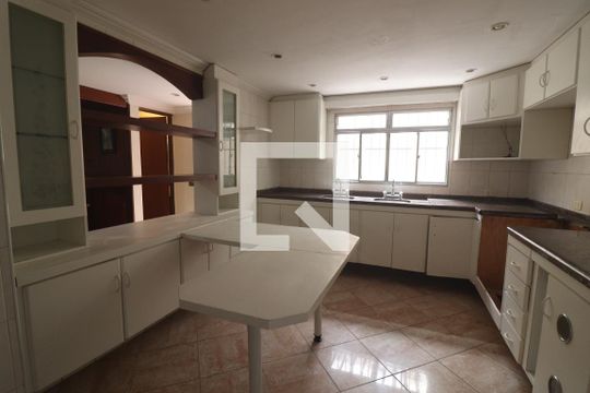 Cozinha  de casa para alugar com 4 quartos, 380m² em Vila Guaca, São Paulo