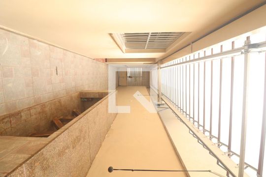 Quintal  de casa para alugar com 4 quartos, 380m² em Vila Guaca, São Paulo