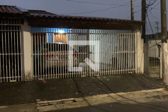 Fachada de casa à venda com 3 quartos, 169m² em Santo Antônio, Osasco