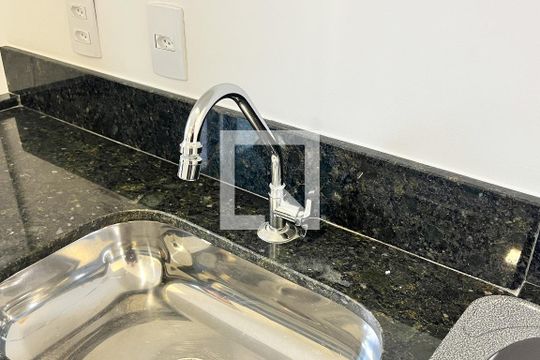 Cozinha de kitnet/studio à venda com 1 quarto, 26m² em Indianópolis, São Paulo