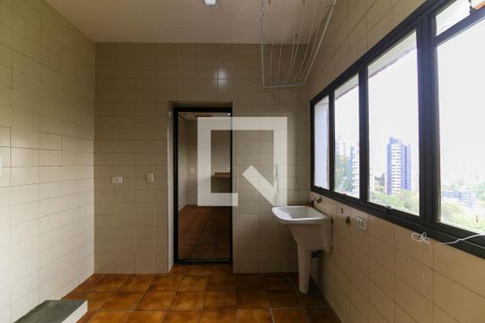 Área de Serviço de apartamento à venda com 3 quartos, 186m² em Vila Suzana, São Paulo