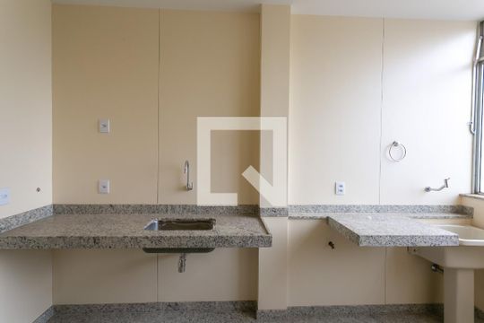 Cozinha e Área de Serviço de apartamento à venda com 2 quartos, 150m² em Savassi, Belo Horizonte