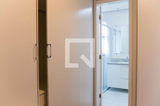 Closet da suíte de apartamento para alugar com 3 quartos, 123m² em Centro, São Bernardo do Campo