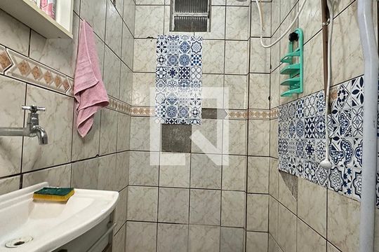 Banheiro  de casa para alugar com 4 quartos, 140m² em Scharlau, São Leopoldo