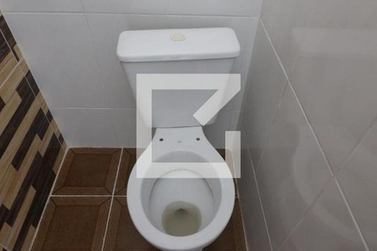Banheiro  de casa para alugar com 1 quarto, 26m² em Vila Prado, São Paulo