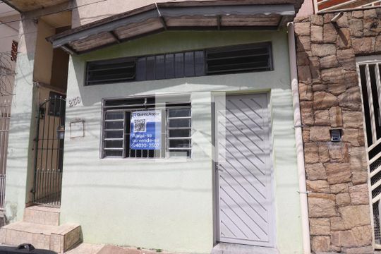 Fachada de casa para alugar com 1 quarto, 26m² em Vila Prado, São Paulo