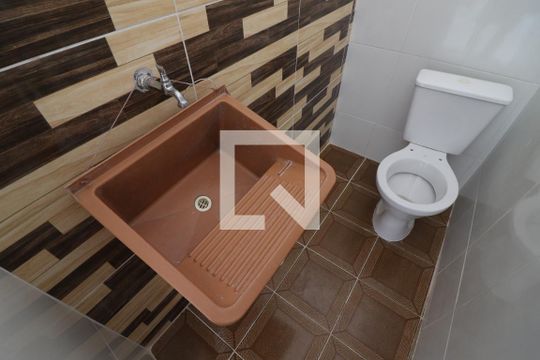 Banheiro  de casa para alugar com 1 quarto, 26m² em Vila Prado, São Paulo