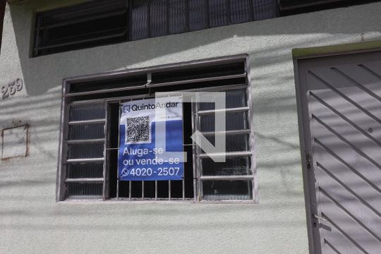 Plaquinha Quinto Andar de casa para alugar com 1 quarto, 26m² em Vila Prado, São Paulo