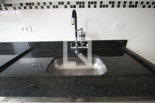 cozinha de apartamento para alugar com 2 quartos, 46m² em Vila Dom Pedro Ii, São Paulo