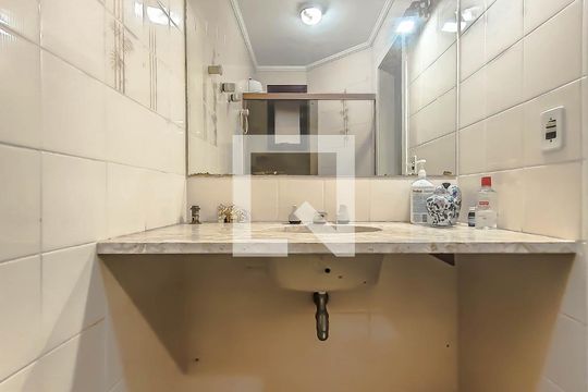 Banheiro da Suíte 1 de apartamento para alugar com 4 quartos, 276m² em Pitangueiras, Guarujá