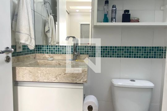 Banheiro da Suíte de apartamento para alugar com 3 quartos, 70m² em Jardim Paraiso, Barueri