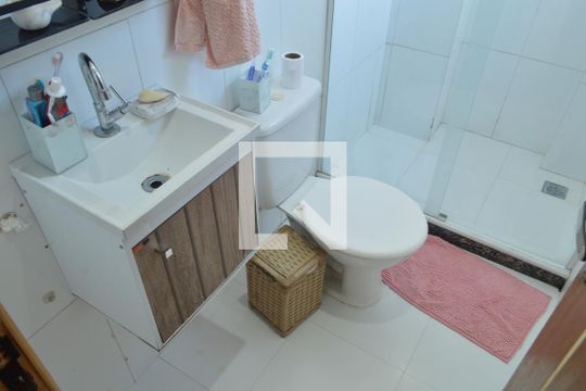 Banheiro de apartamento à venda com 2 quartos, 70m² em Curicica, Rio de Janeiro