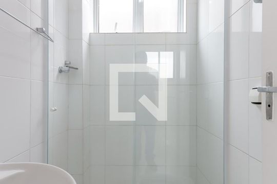 Banheiro de apartamento para alugar com 1 quarto, 50m² em Vila Maria, São Paulo