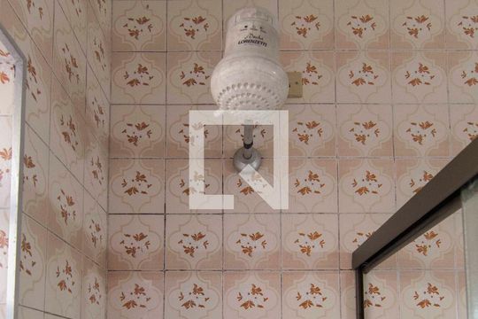 Banheiro de casa para alugar com 2 quartos, 232m² em Piqueri, São Paulo