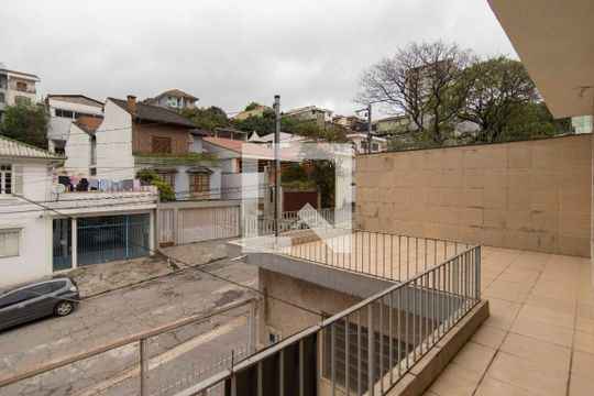 Varanda de casa para alugar com 2 quartos, 232m² em Piqueri, São Paulo