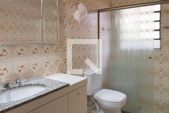 Banheiro de casa para alugar com 2 quartos, 232m² em Piqueri, São Paulo