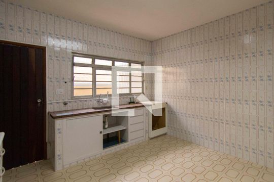 Cozinha de casa para alugar com 2 quartos, 232m² em Piqueri, São Paulo