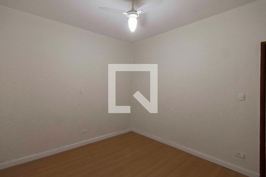 Quarto de casa para alugar com 2 quartos, 232m² em Piqueri, São Paulo