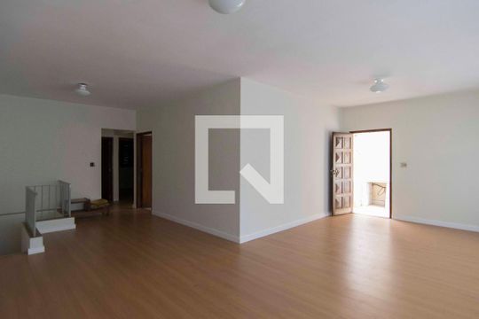 Sala de casa para alugar com 2 quartos, 232m² em Piqueri, São Paulo