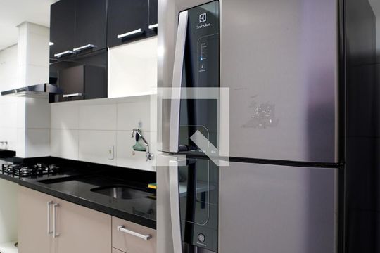 Cozinha de apartamento para alugar com 2 quartos, 60m² em Vila Hortência, Sorocaba
