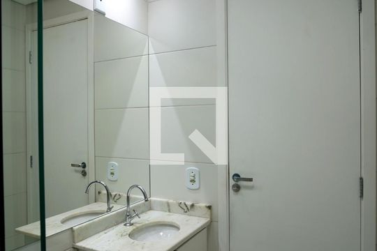 Banheiro de apartamento para alugar com 2 quartos, 60m² em Vila Hortência, Sorocaba