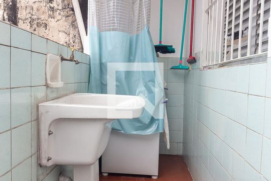 Casa à venda com 2 quartos, 76m² em Água Branca, São Paulo